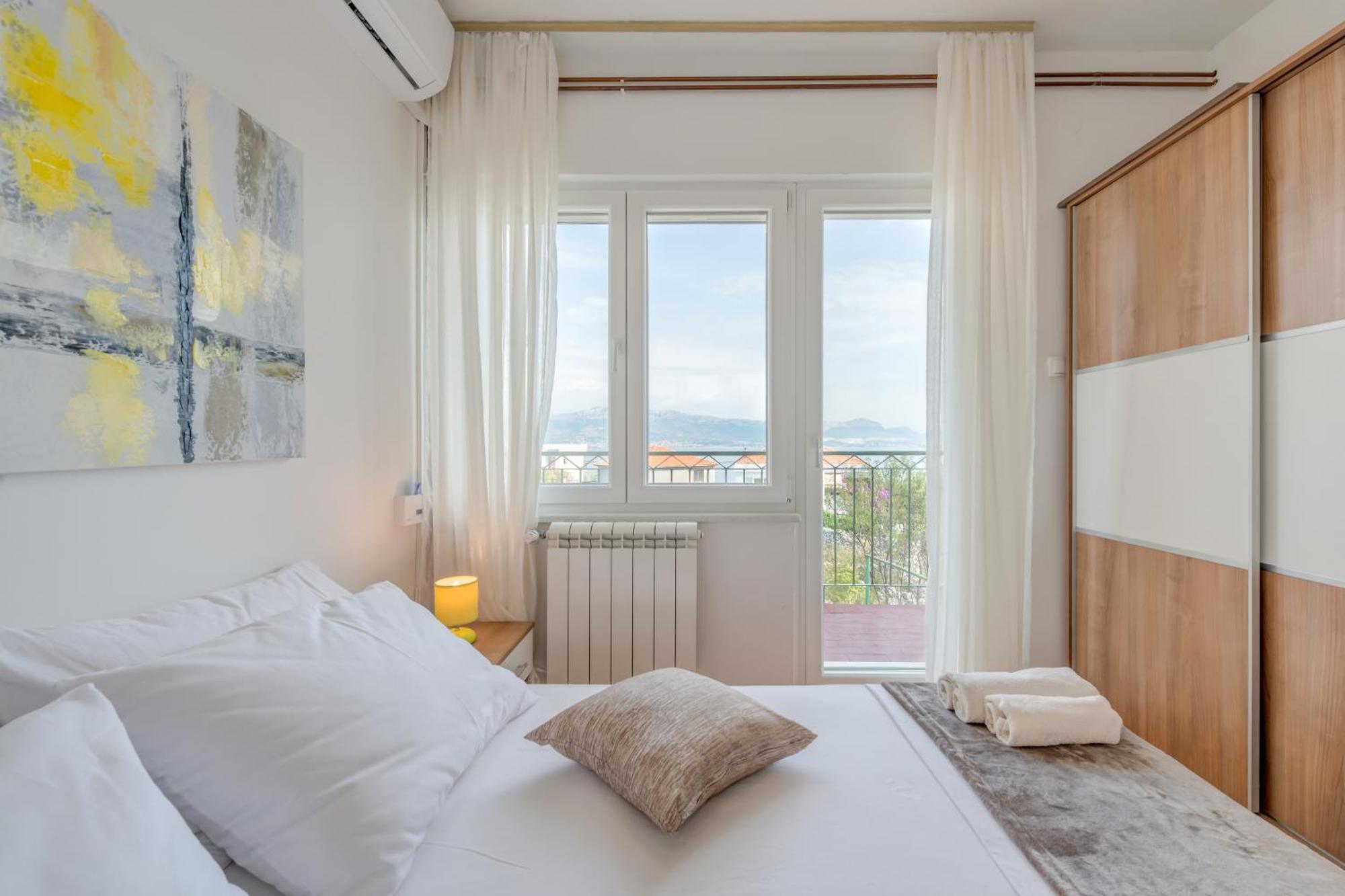 Apartments By The Sea Slatine, Ciovo - 11047 Rom bilde