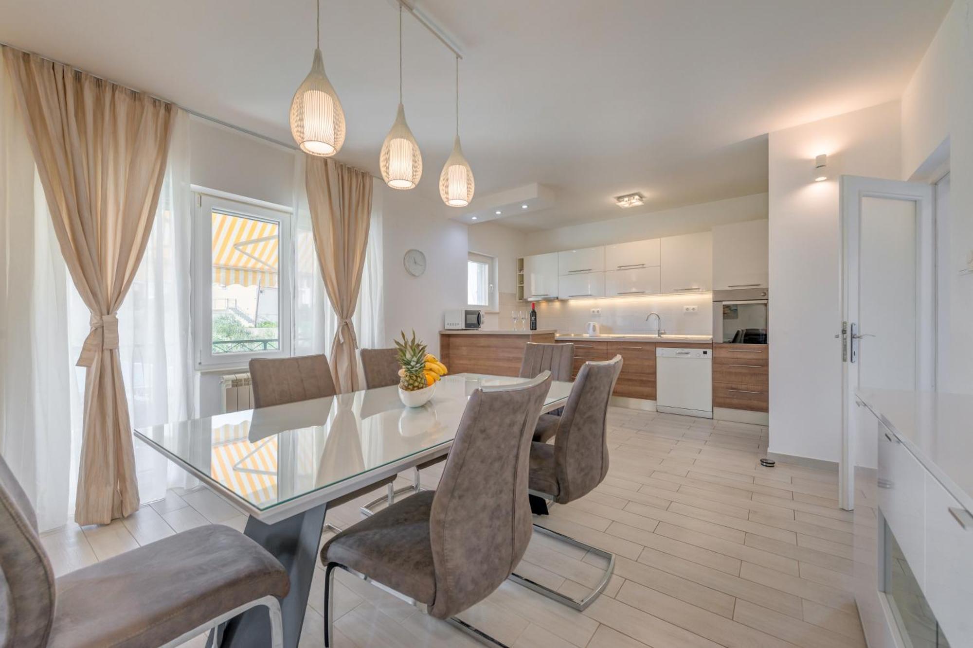 Apartments By The Sea Slatine, Ciovo - 11047 Rom bilde